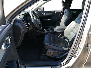 Volvo  Inscription T4 190PS AWD Navi LED Leder Rüc