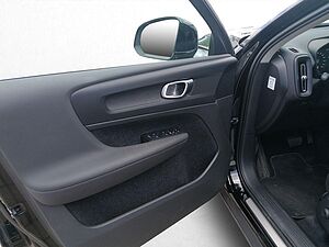 Volvo  Essential Recharge 2WD (129+82PS) Klimaa. ,