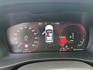 Volvo  Essential Recharge 2WD (129+82PS) Klimaa. ,