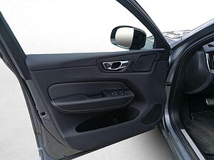 Volvo  2.0 R-Design 197PS Navi, WinterPro, Panodac