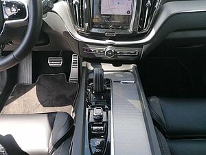 Volvo  2.0 R-Design 197PS Navi, WinterPro, Panodac