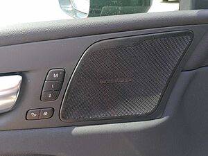 Volvo  2.0 R-Design 197PS Navi, WinterPro, Panodac
