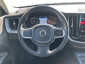 Volvo  B4 D Geartronic Momentum