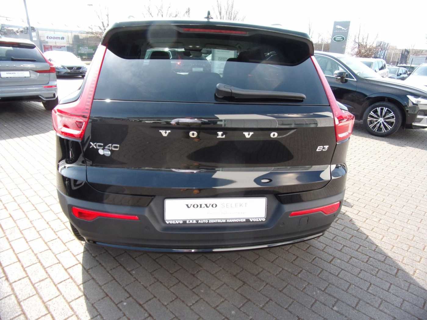 Volvo  B3  Plus Dark 2WD