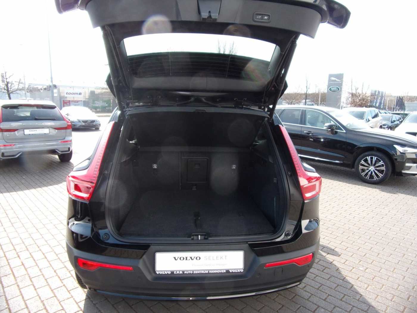 Volvo  B3  Plus Dark 2WD