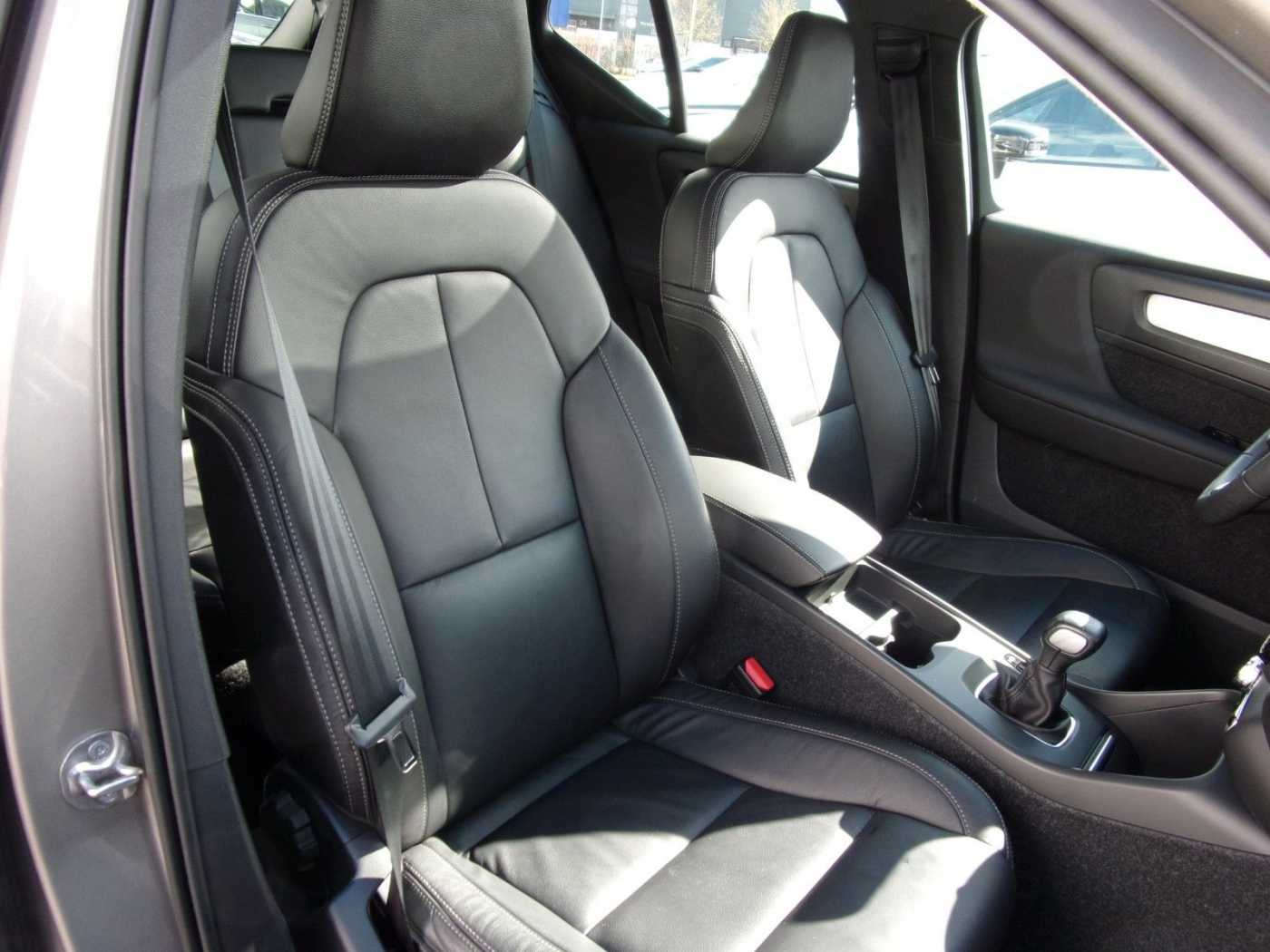 Volvo  T3  Momentum Pro 2WD
