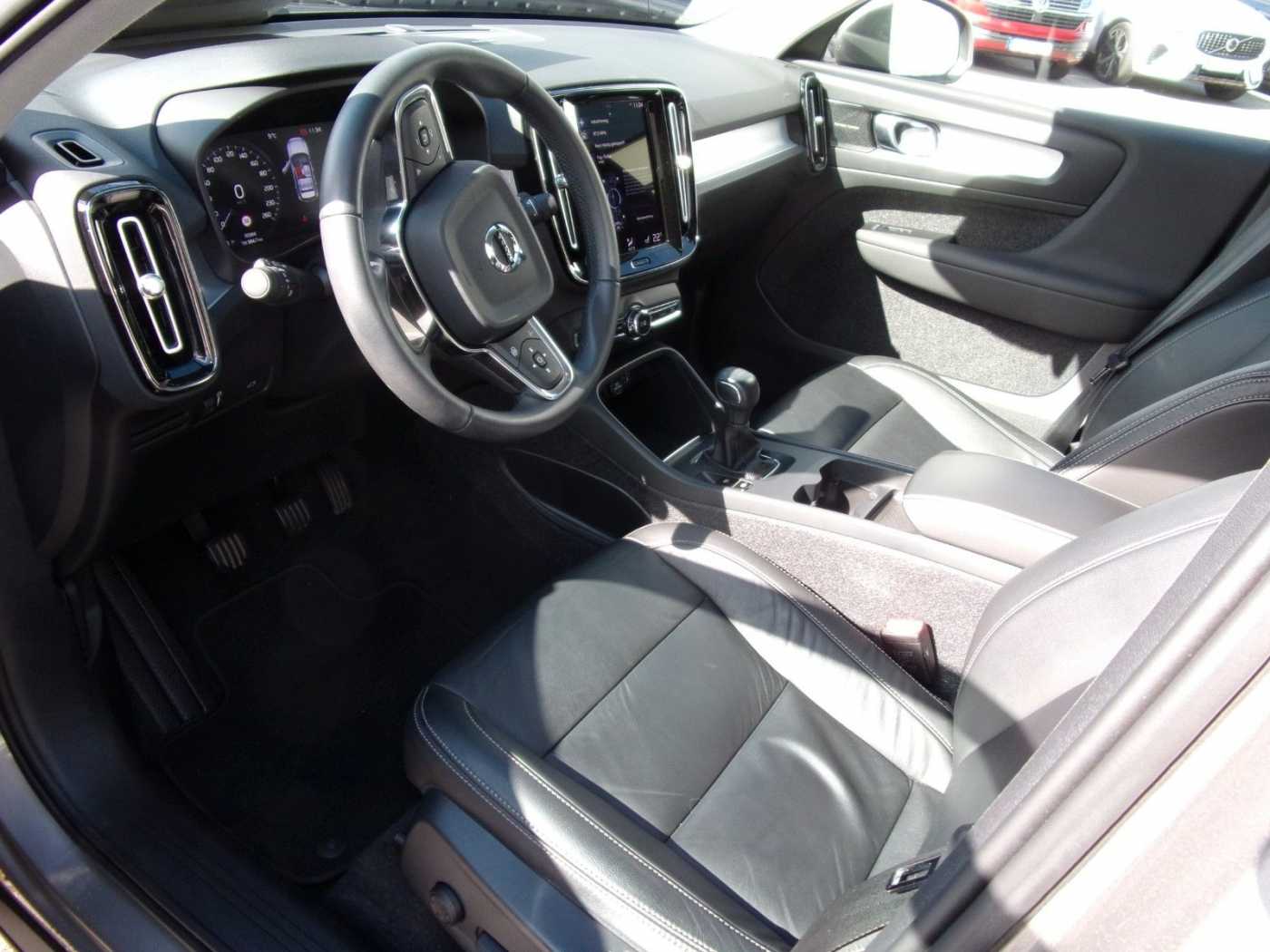Volvo  T3  Momentum Pro 2WD