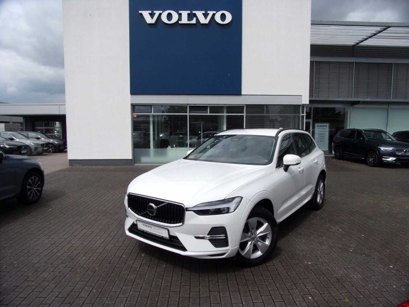 Volvo  B4  Momentum Pro 2WD