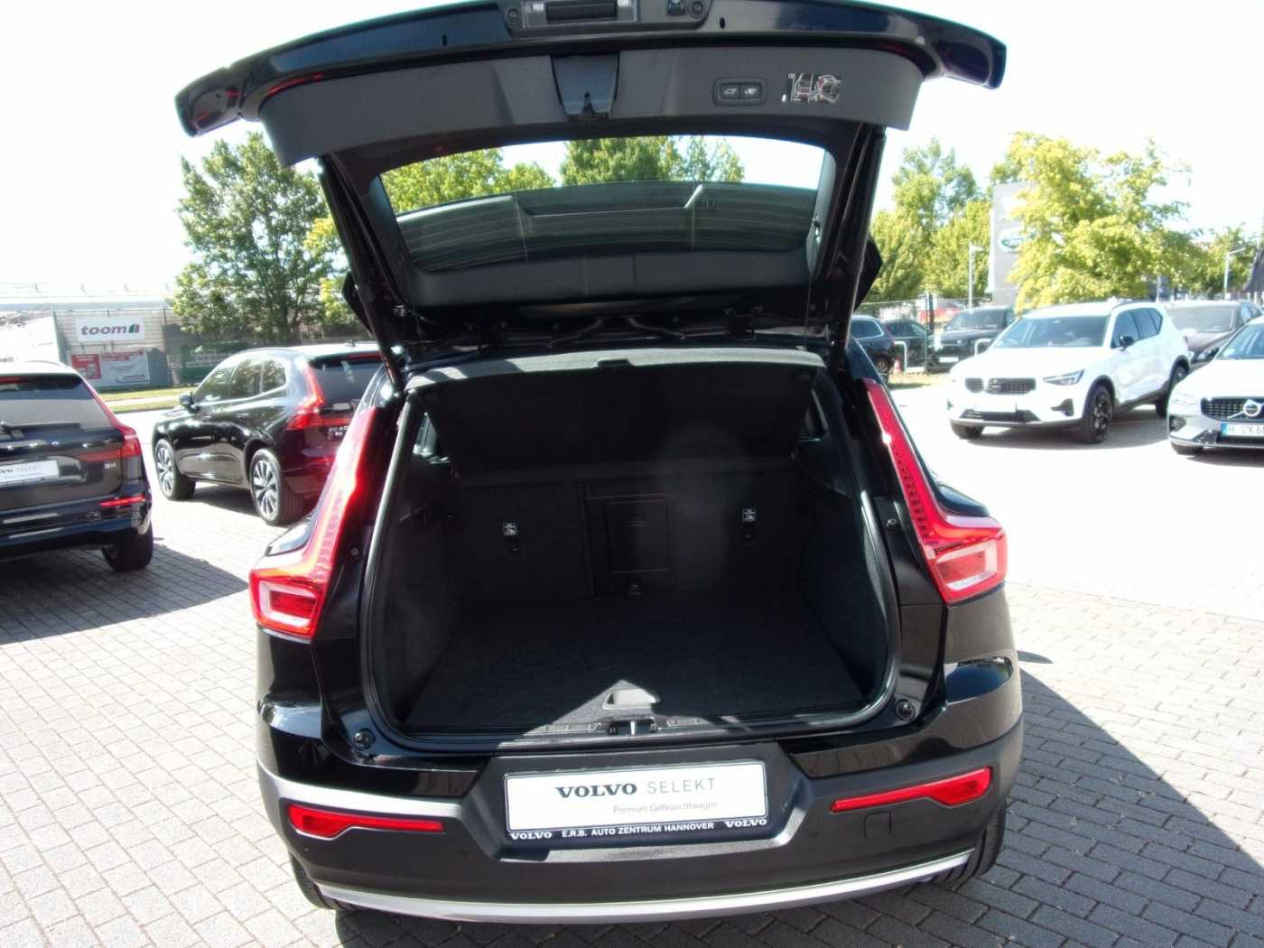 Volvo  T2 Momentum Pro 2WD