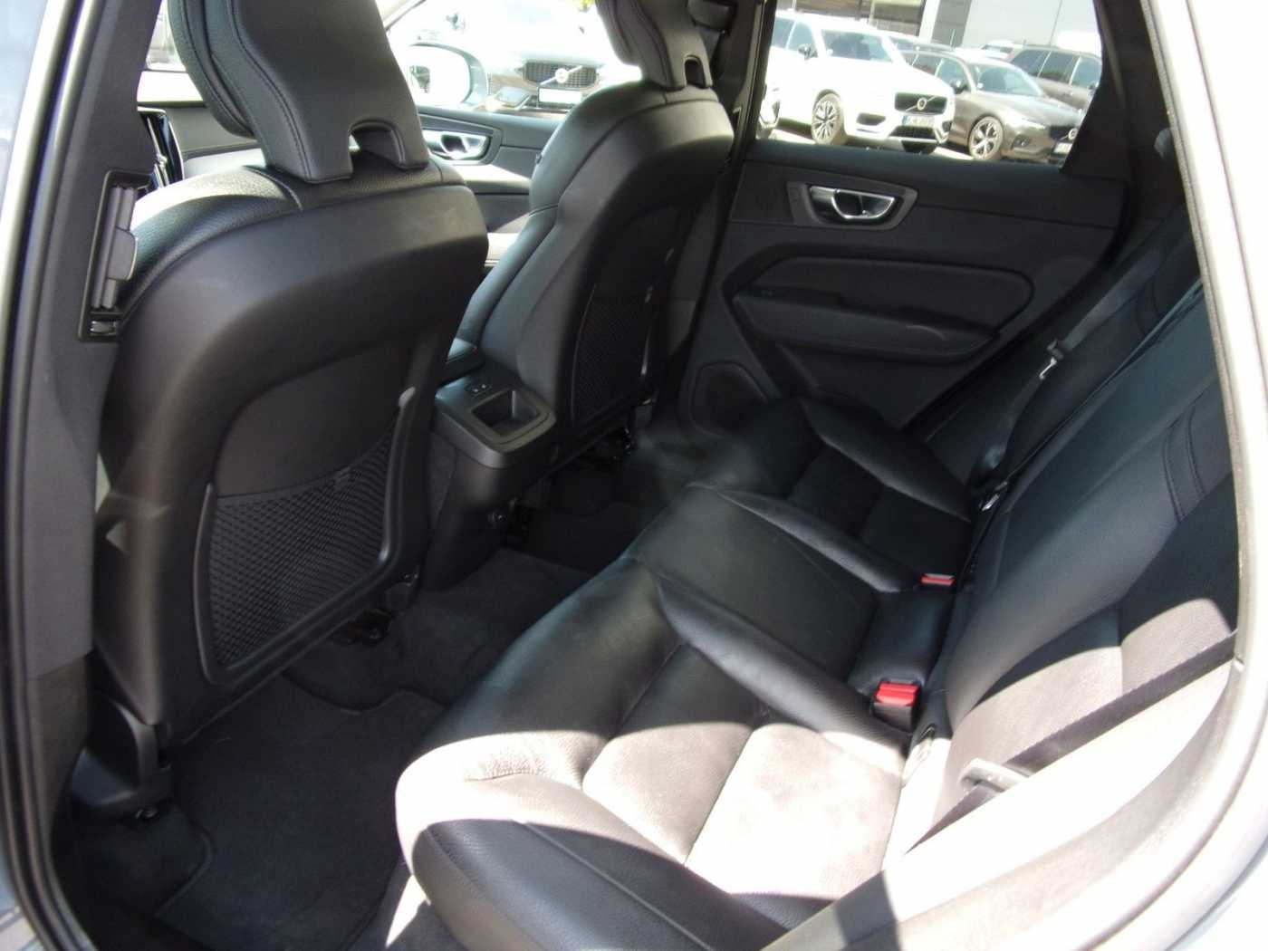 Volvo  B5 Inscription AWD