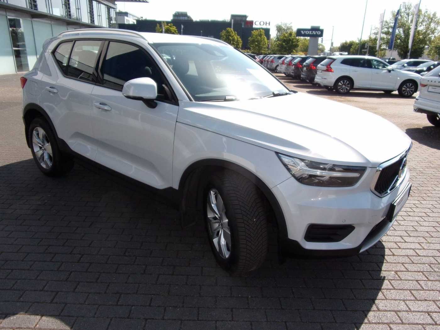 Volvo  T3 Momentum Pro 2WD