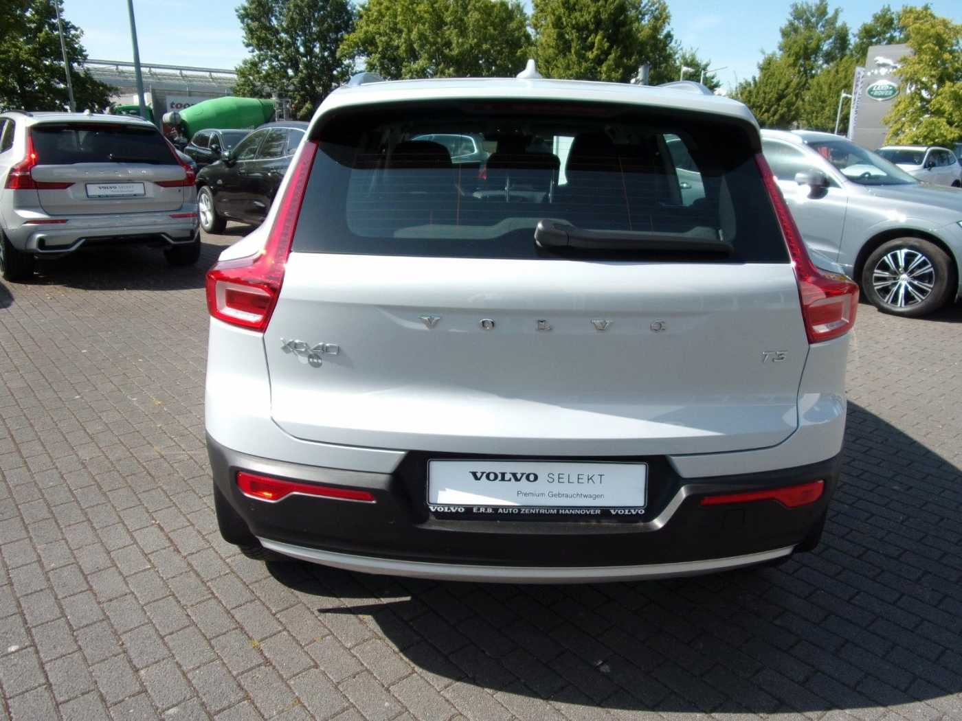 Volvo  T3 Momentum Pro 2WD