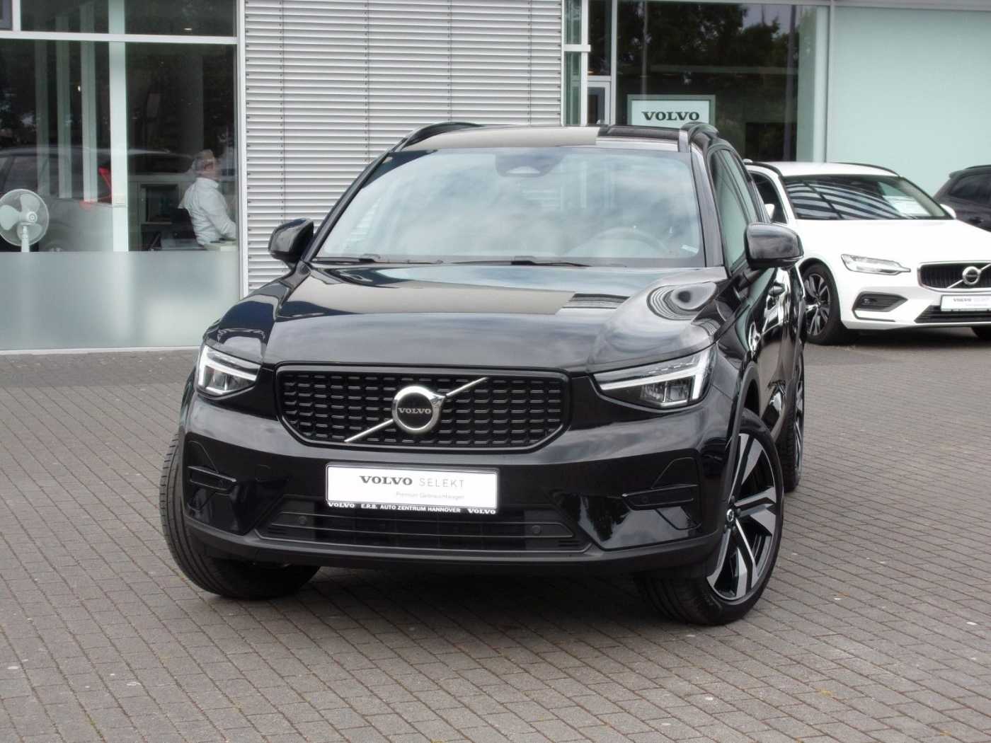 Volvo  XC40 Plus Dark 2WD