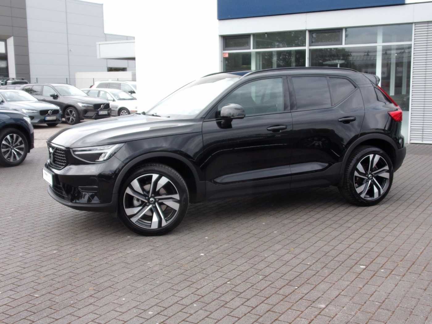 Volvo  XC40 Plus Dark 2WD