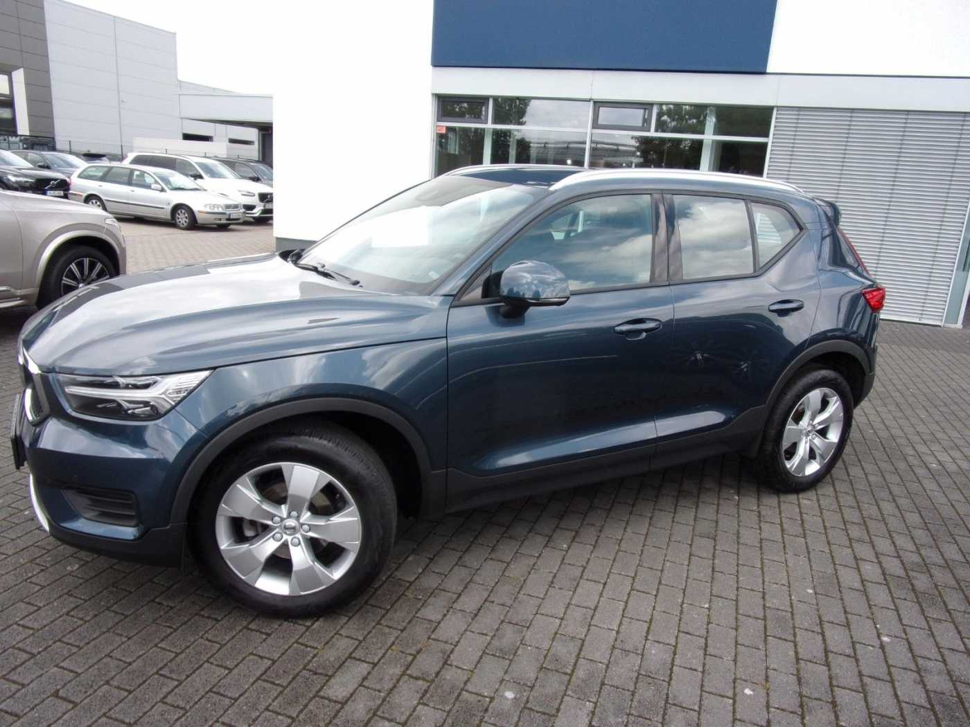 Volvo  T3 Momentum Pro 2WD