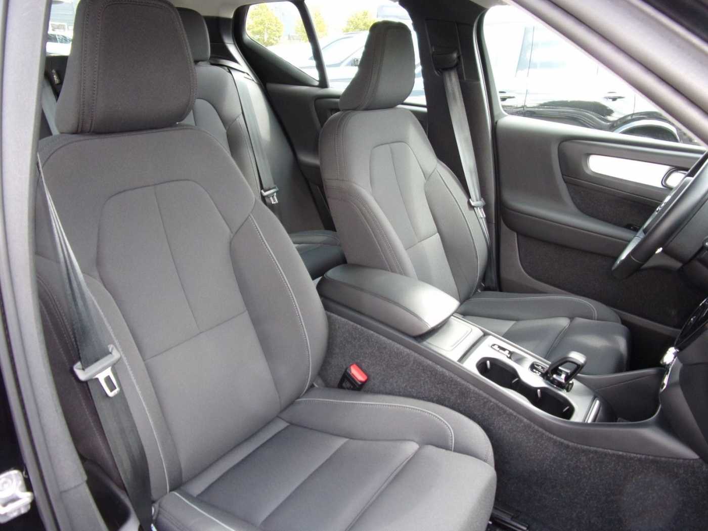 Volvo  T3 Momentum Pro 2WD