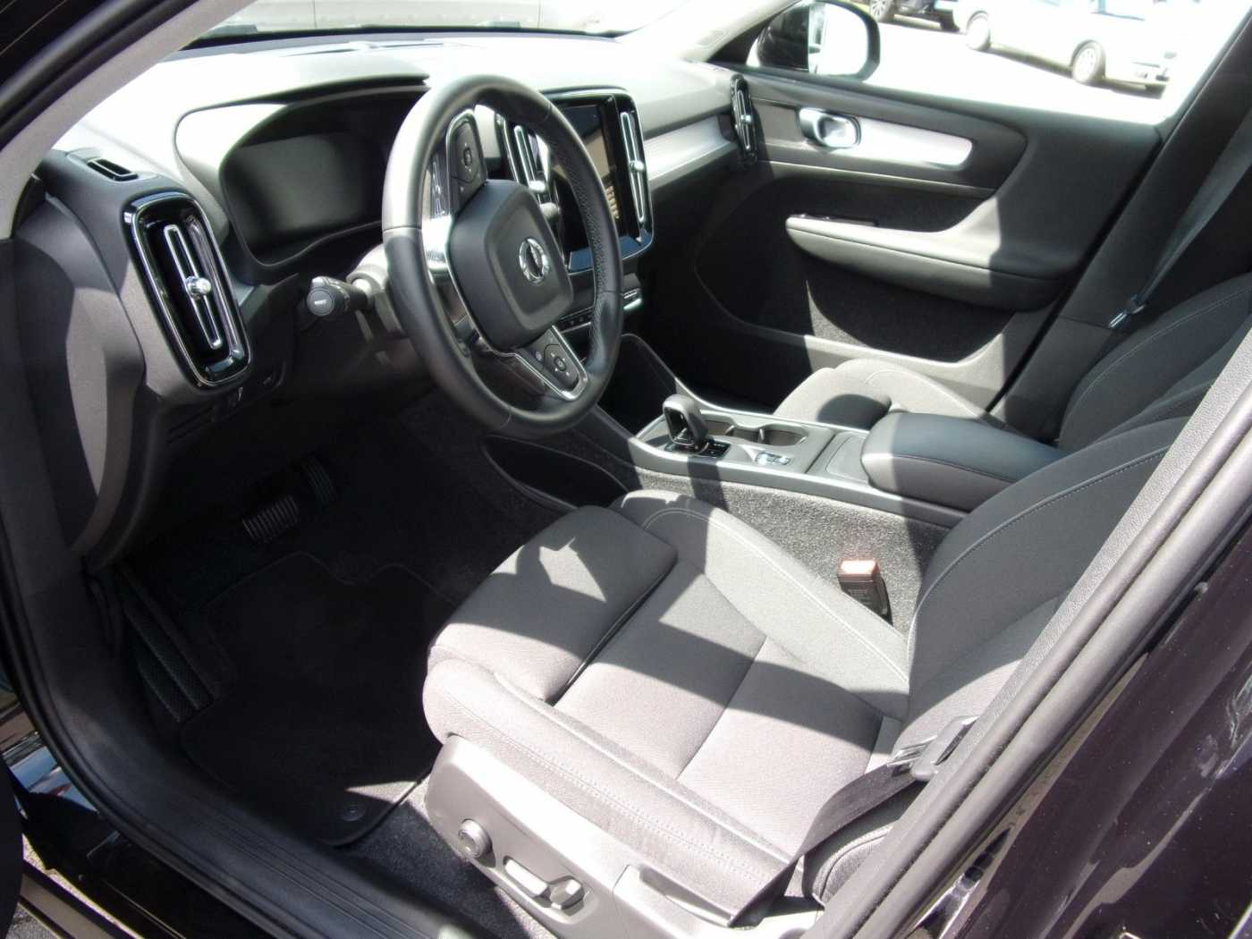 Volvo  T3 Momentum Pro 2WD