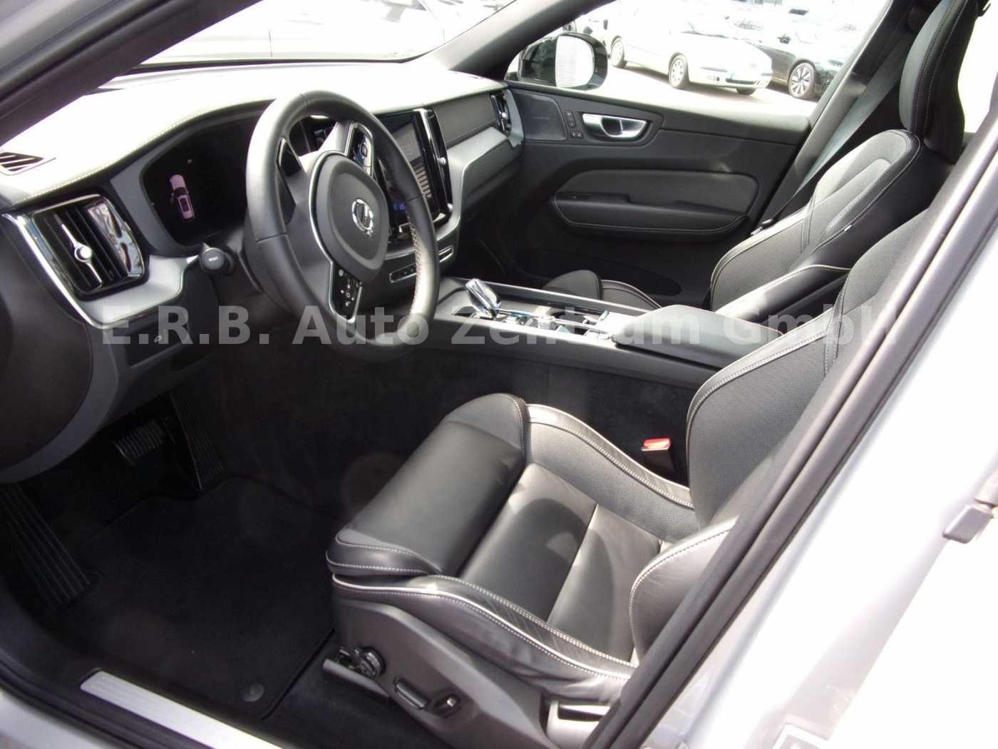 Volvo  B4 Ultimate Dark AWD