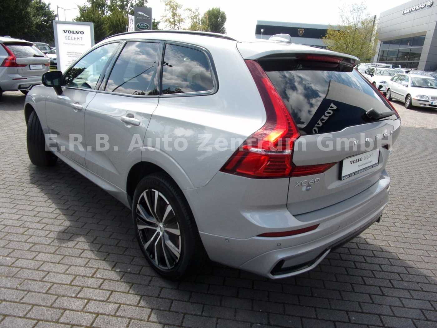 Volvo  B4 Ultimate Dark AWD