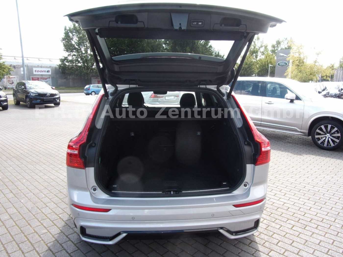 Volvo  B4 Ultimate Dark AWD