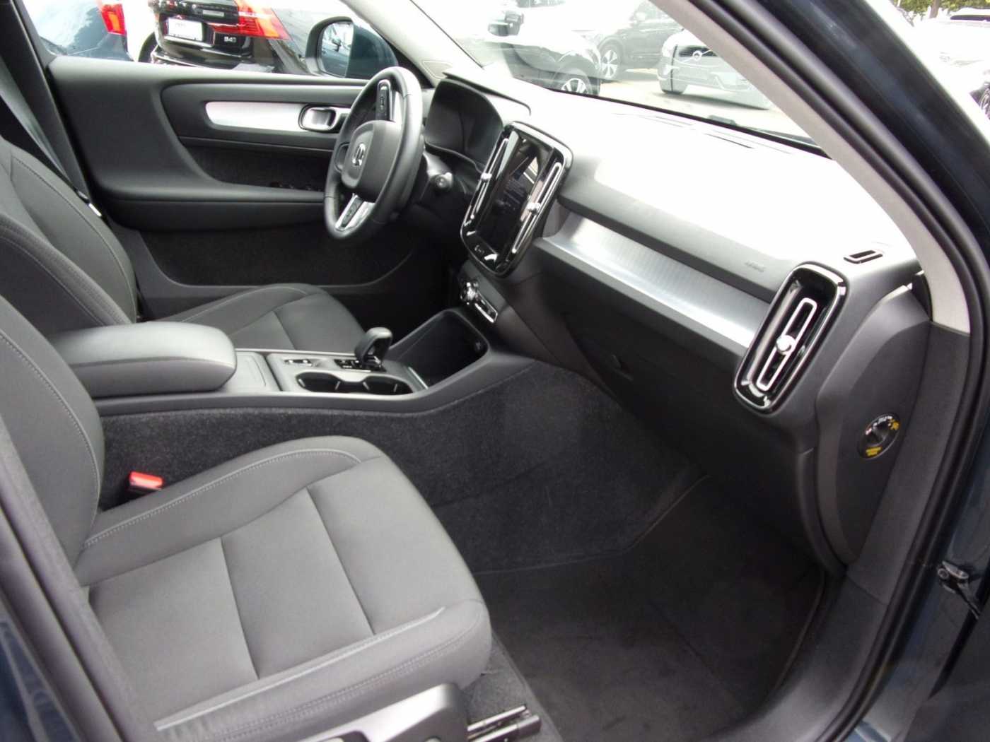 Volvo  T3 Momentum Pro 2WD
