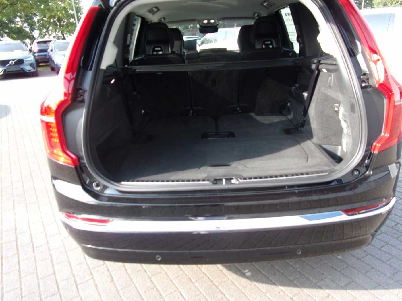 Volvo  Plus Bright AWD