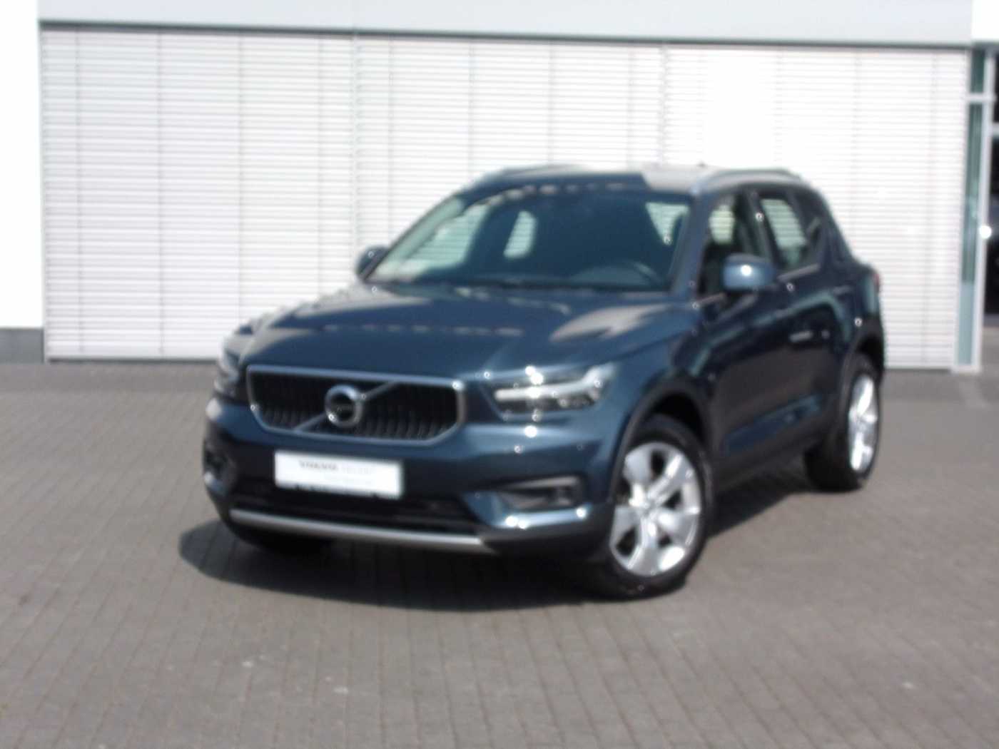 Volvo  Momentum Pro 2WD