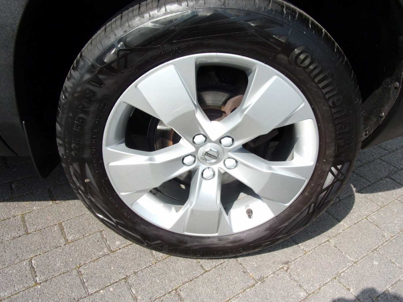 Volvo  Momentum Pro 2WD