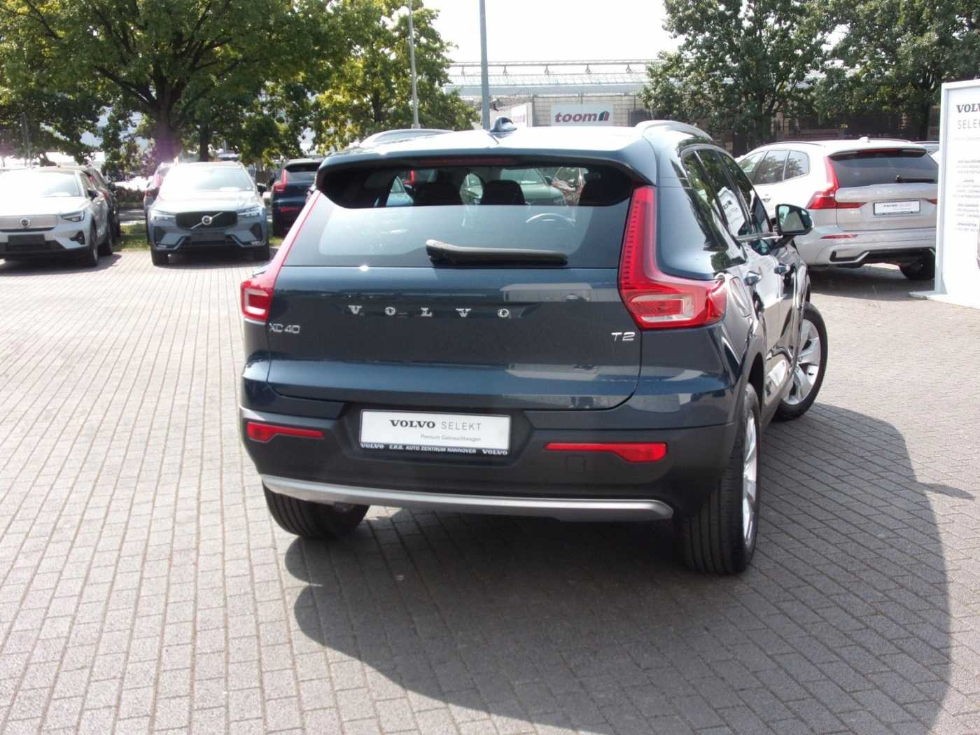 Volvo  Momentum Pro 2WD