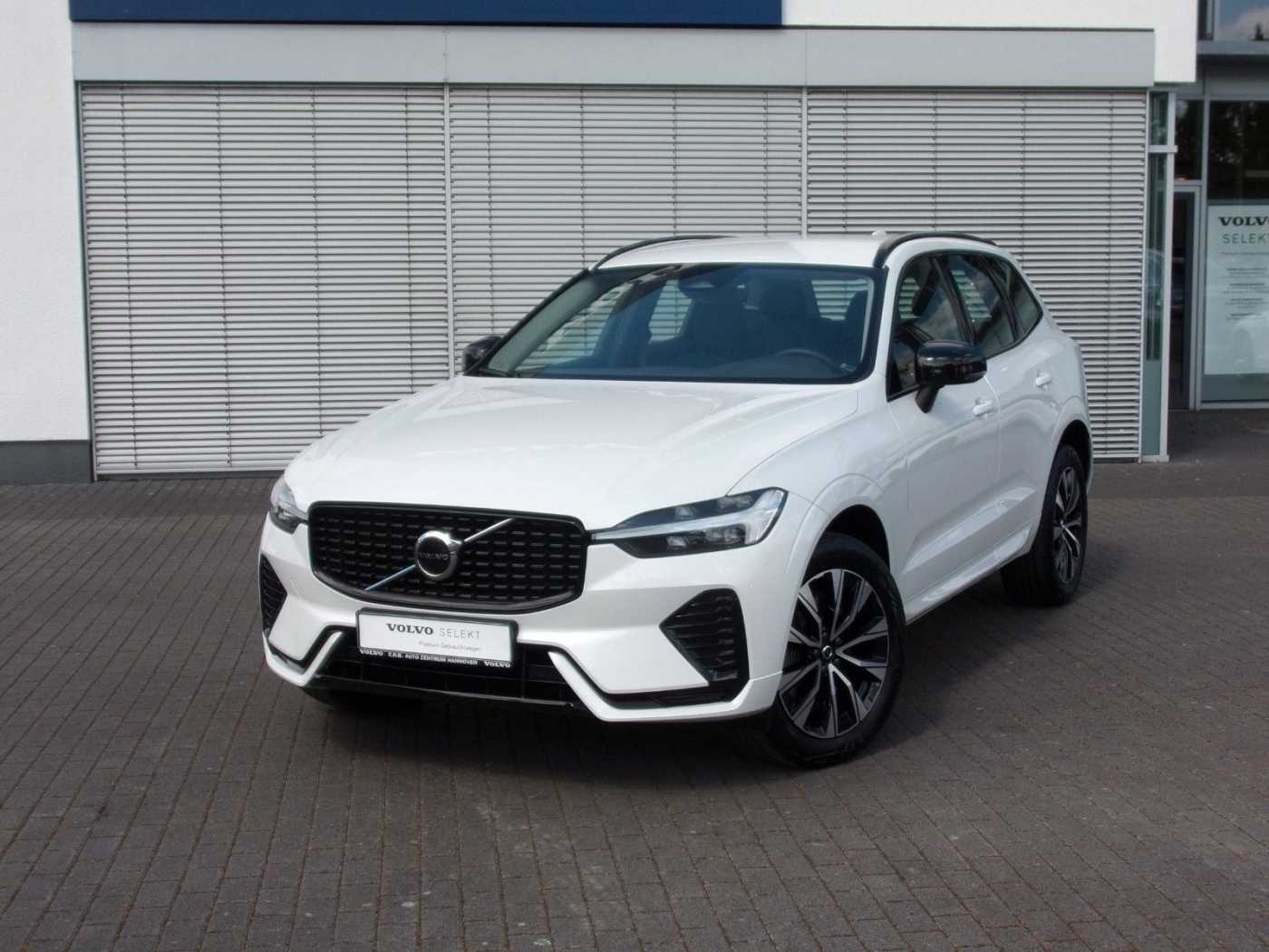 Volvo  Plus Dark 2WD