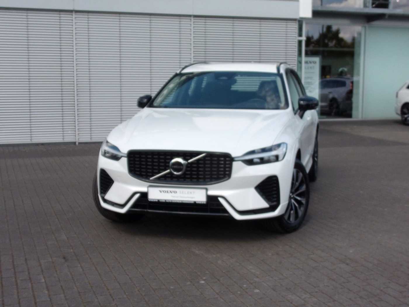 Volvo  Plus Dark 2WD