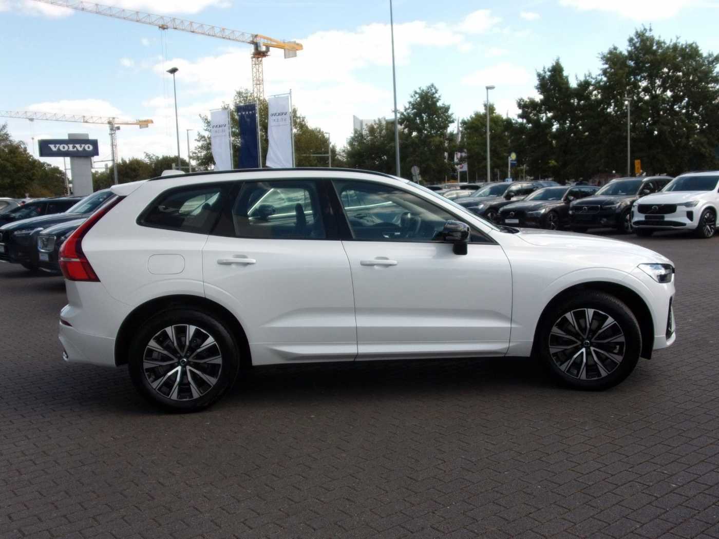 Volvo  Plus Dark 2WD