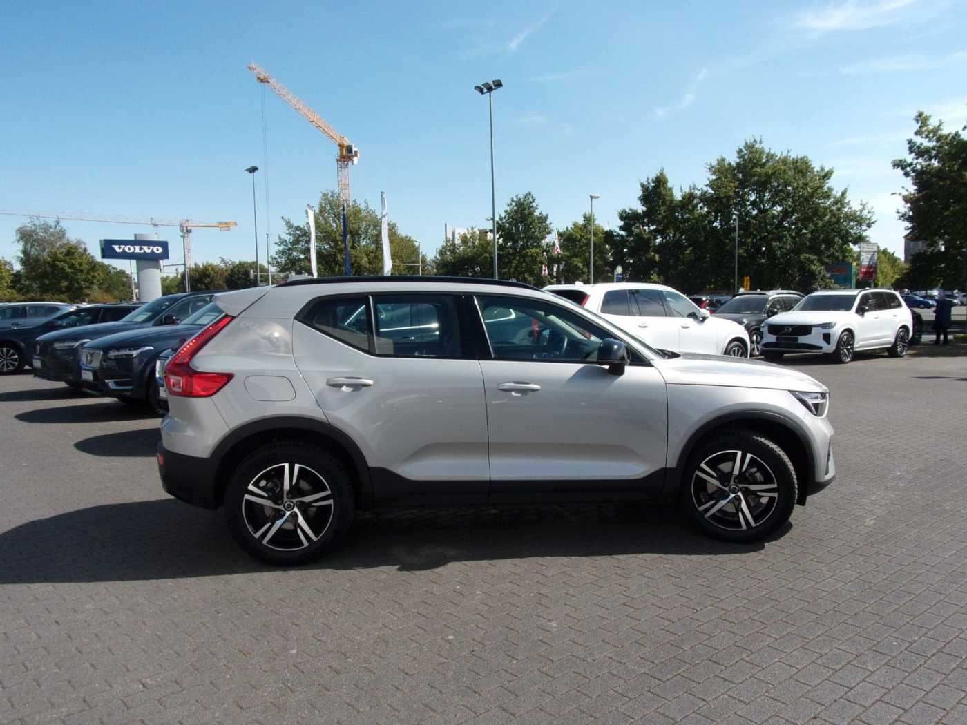 Volvo  Plus Dark 2WD