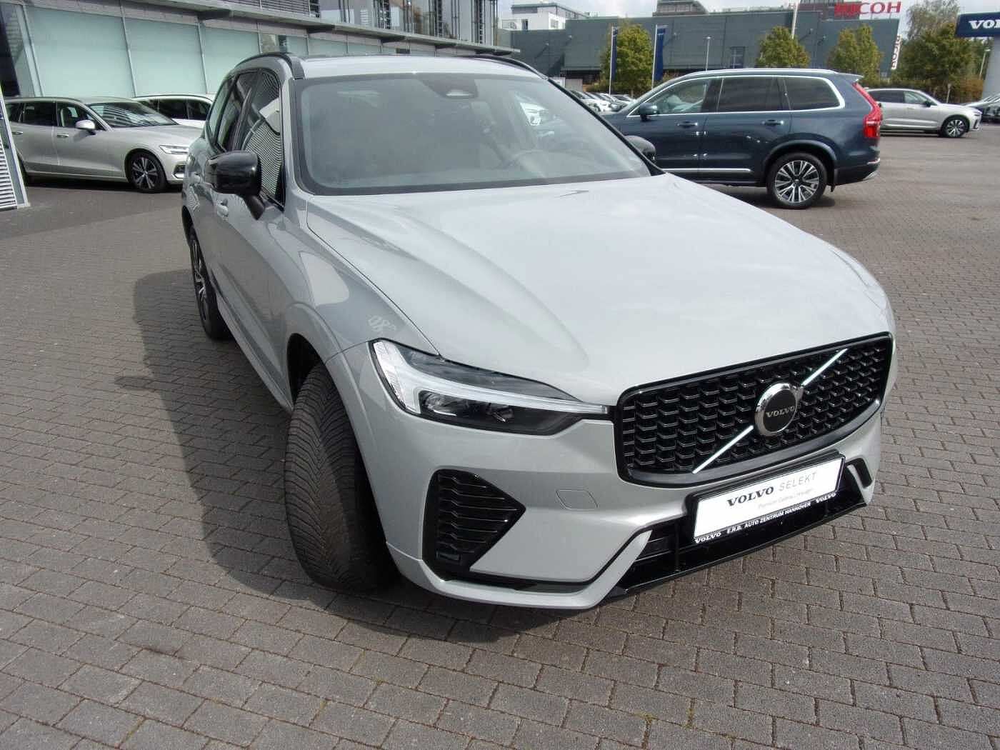 Volvo  B4 Plus Dark 2WD