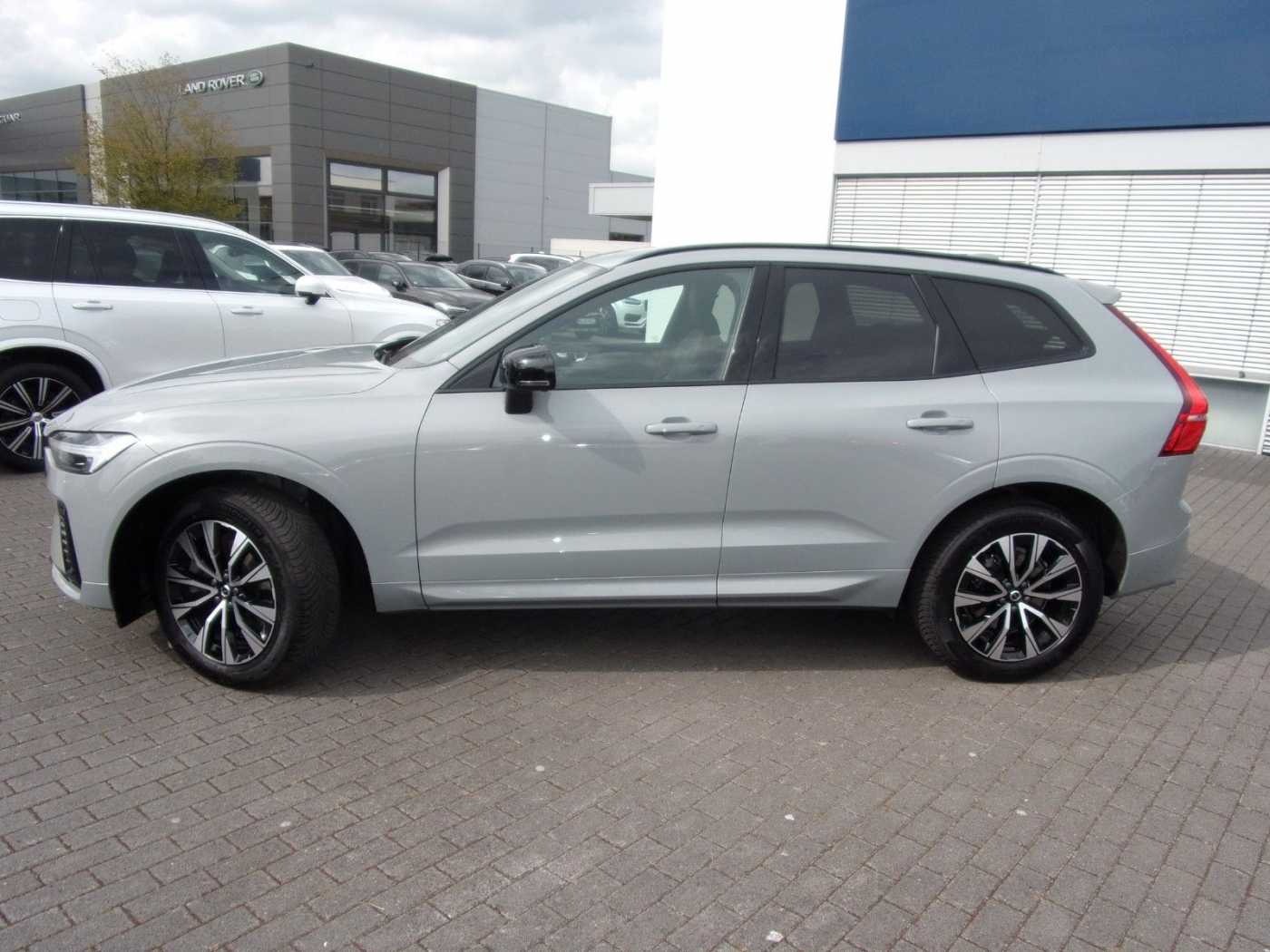 Volvo  B4 Plus Dark 2WD