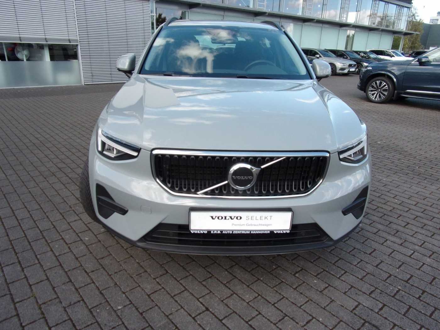 Volvo  T2 Essential 2WD