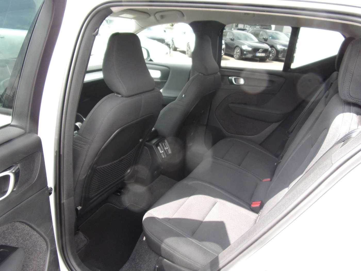 Volvo  T3 Momentum Pro 2WD