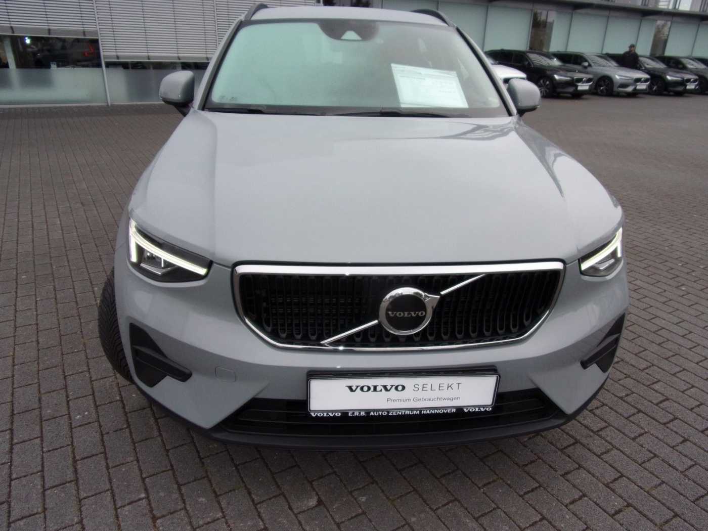 Volvo  T2 Essential 2WD