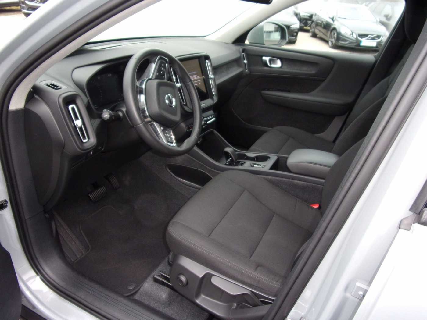 Volvo  T2 Essential 2WD