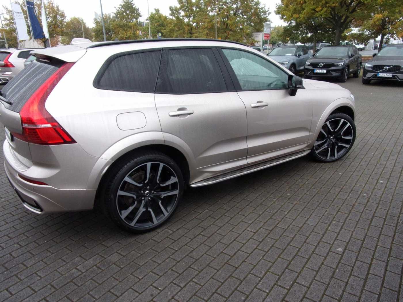 Volvo  B4 Ultimate Dark AWD