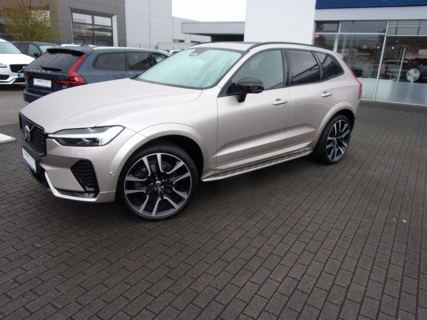 Volvo  B4 Ultimate Dark AWD