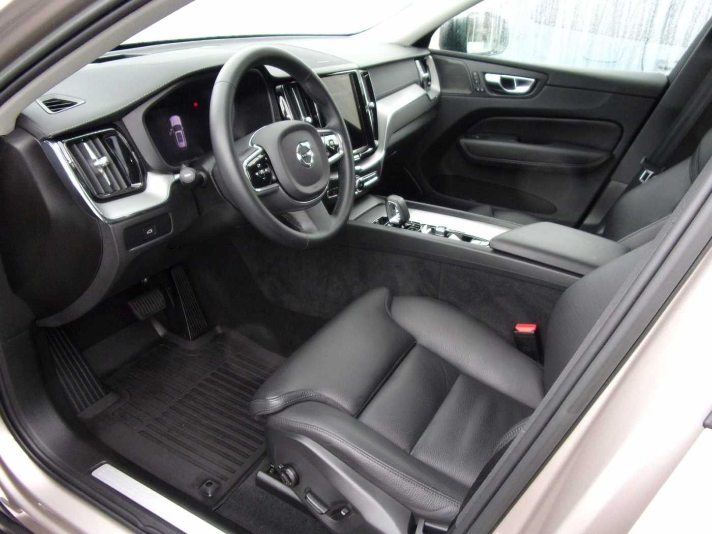 Volvo  B4 Ultimate Dark AWD