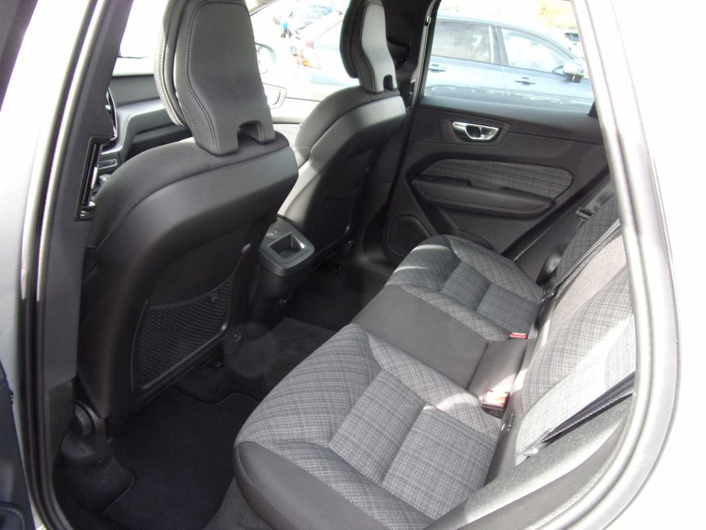 Volvo  B4 Core 2WD
