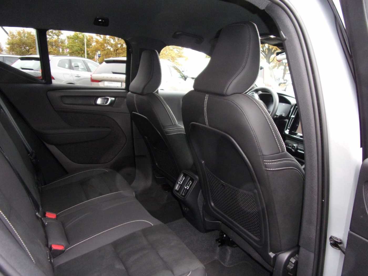 Volvo  T2 Core 2WD