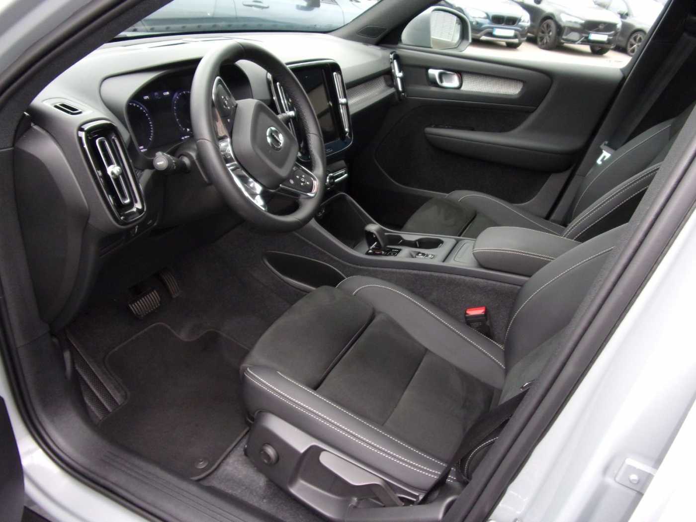 Volvo  T2 Core 2WD