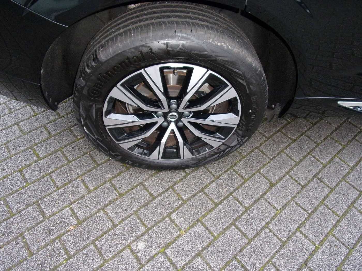 Volvo  B4 Plus Bright 2WD