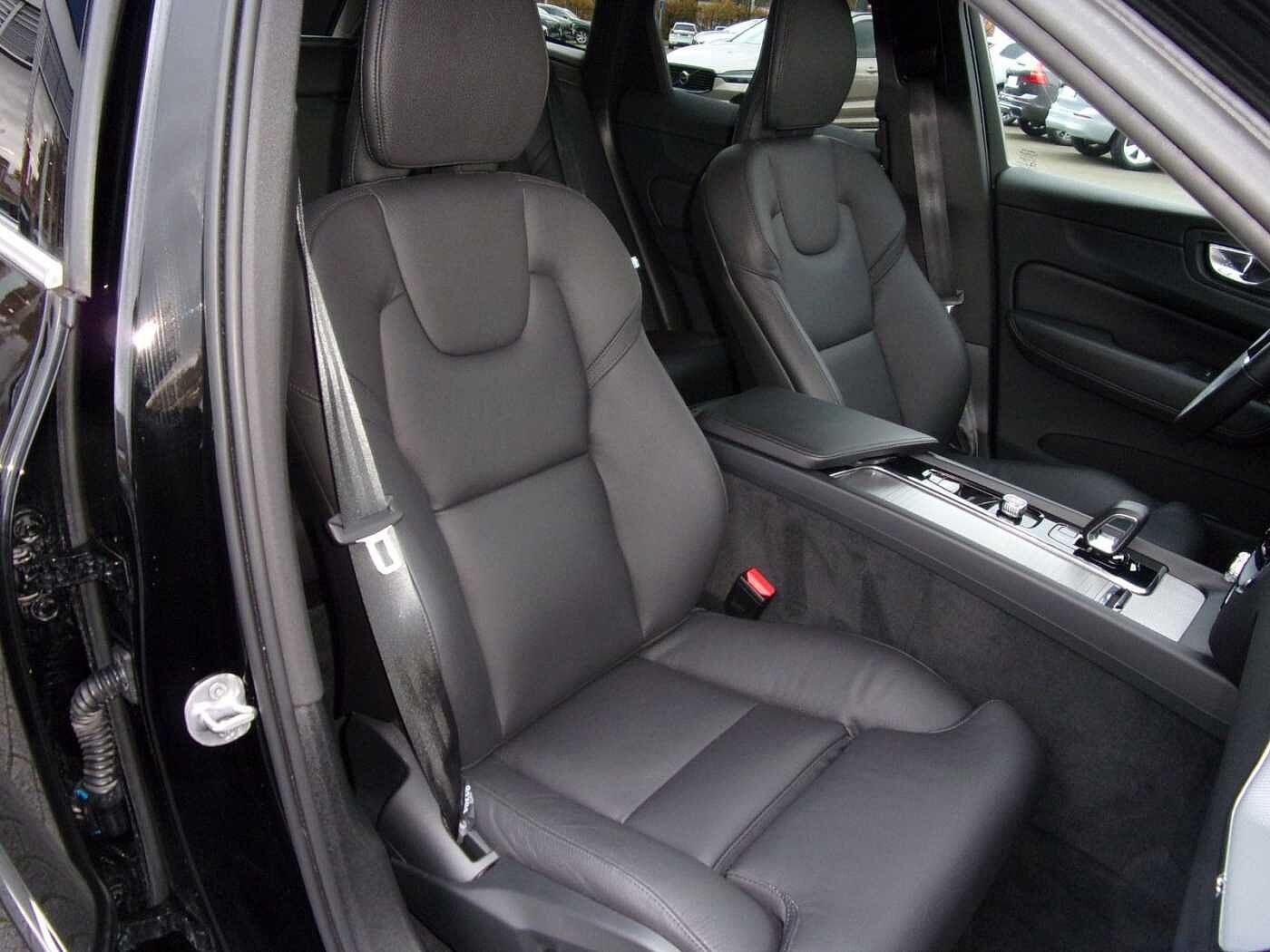 Volvo  B4 Plus Bright 2WD