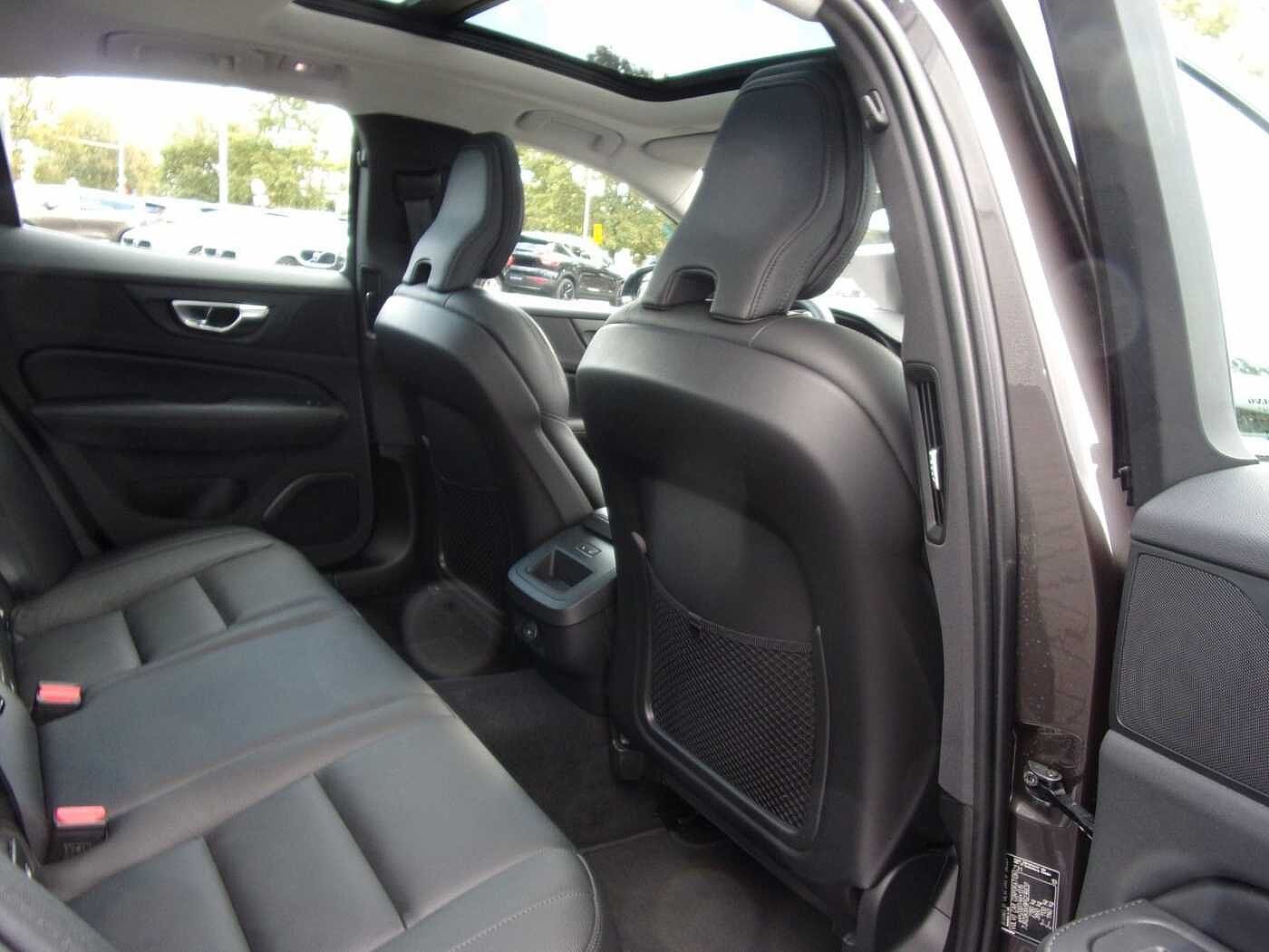 Volvo  B4 Lim. Plus Dark