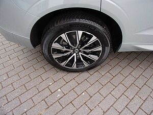 Volvo  B4 Plus Dark 2WD