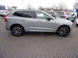 Volvo  B4 Plus Dark 2WD